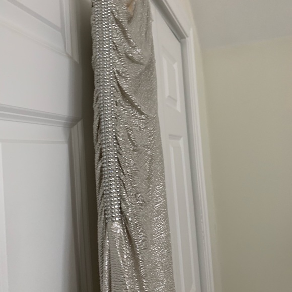 Cache Off the Shoulder - Picture 2 of 4